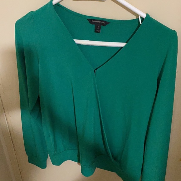 Banana Republic top in size Small - Picture 3 of 4